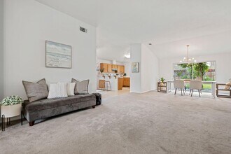 475 Heritage Ln in Los Alamos, CA - Building Photo - Building Photo