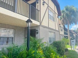 3142-3153 Sir Hamilton Cir in Titusville, FL - Building Photo