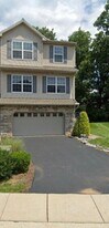 461 Galleon Drive in Mechanicsburg, PA - Building Photo
