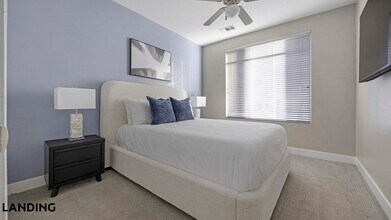 1000 S Broadway, Unit 221 in Denver, CO - Building Photo - Building Photo