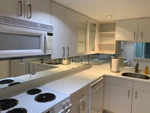 400 E Colonial Dr in Orlando, FL - Foto de edificio - Building Photo