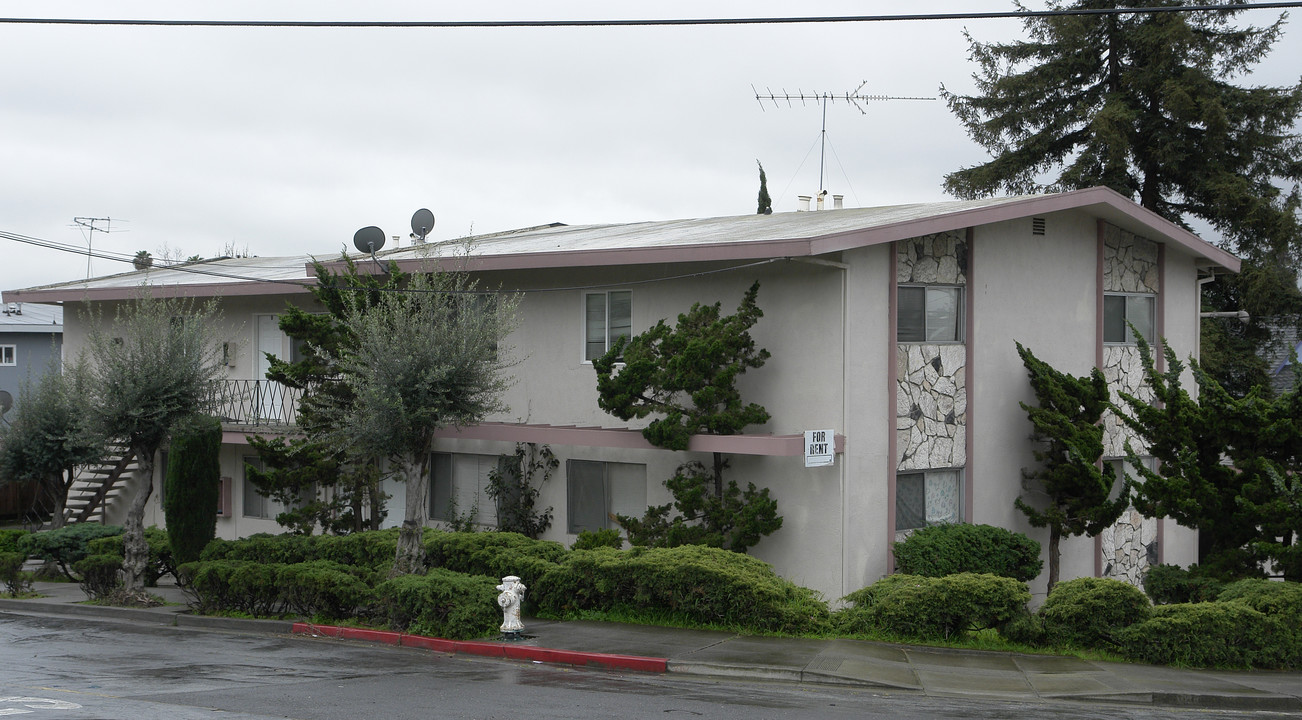 16305 Maubert Ave in San Leandro, CA - Building Photo