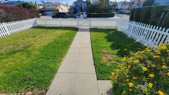 625 Prospect Ave in Hermosa Beach, CA - Building Photo