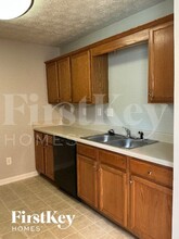 6108 Ruth St SW in Covington, GA - Foto de edificio - Building Photo