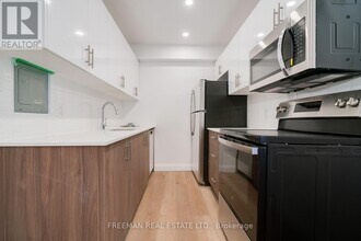 2707 Yonge St in Toronto, ON - Building Photo - Building Photo