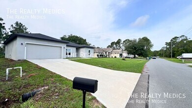324 Dailey St SE in Palm Bay, FL - Foto de edificio - Building Photo