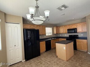41738 W Hillman Dr in Maricopa, AZ - Building Photo - Building Photo
