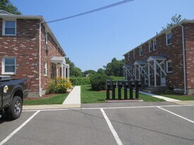 469 Corey St, Unit C in Agawam, MA - Building Photo