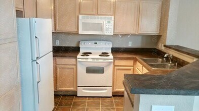 8707 E Florida Ave-Unit -UNIT 402 in Denver, CO - Building Photo - Building Photo