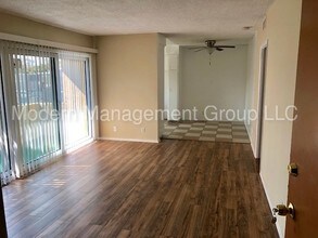 709 S Flower St-Unit -5 in Inglewood, CA - Foto de edificio - Building Photo