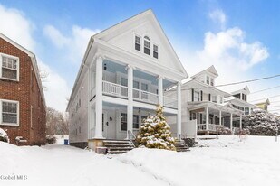 106 N Pine Ave in Albany, NY - Building Photo