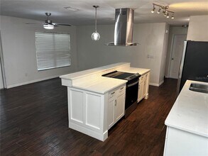 21453 Northwood Dr in Lutz, FL - Building Photo - Building Photo