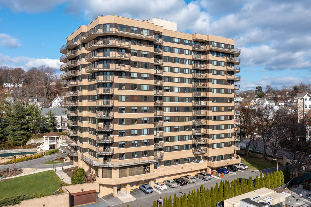 Westage Towers in White Plains, NY - Building Photo