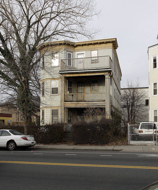 3947 Washington St in Roslindale, MA - Building Photo - Building Photo