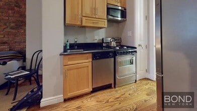 246 Mott St in New York, NY - Building Photo - Building Photo