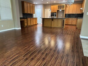 5505 Claudied Way in Elk Grove, CA - Building Photo - Building Photo