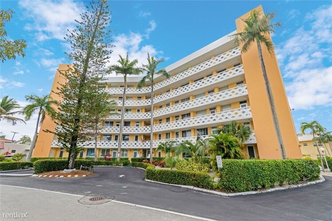 2400 NE 9th St in Fort Lauderdale, FL - Building Photo