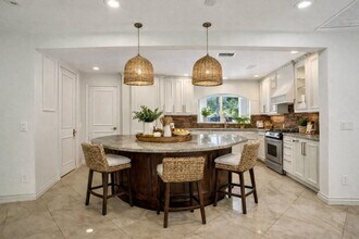 2425 Fryer Point in Fort Lauderdale, FL - Foto de edificio - Building Photo