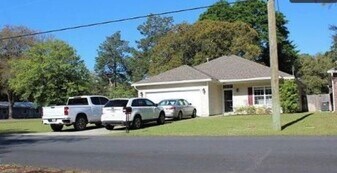 349 Fir Ave in Niceville, FL - Building Photo