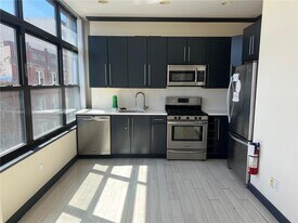 26 North St in Middletown, NY - Building Photo
