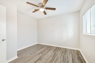 2714 Foliage Green Dr in Humble, TX - Building Photo