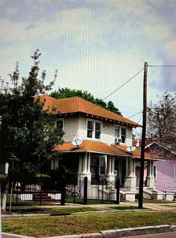 2010 Broadway St in New Orleans, LA - Building Photo - Building Photo