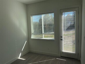 2050 Lohmans Spur in Lakeway, TX - Building Photo - Building Photo