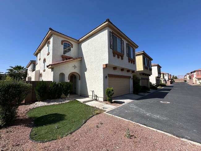8584 Peaceful Dreams St in Las Vegas, NV - Building Photo - Building Photo