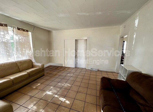 property at 404 W Pierce St