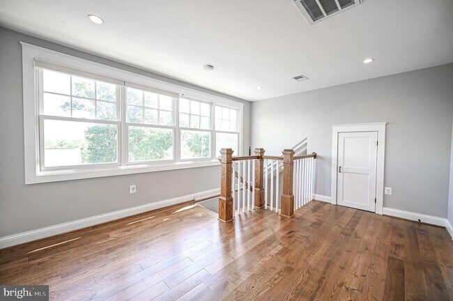 2314 N Kenmore St in Arlington, VA - Building Photo - Building Photo