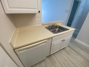 1081 S Hiawassee Rd in Orlando, FL - Building Photo - Building Photo
