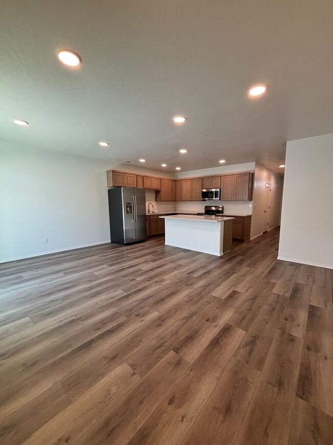 3711 S Roosevelt Pl in Kennewick, WA - Building Photo - Building Photo