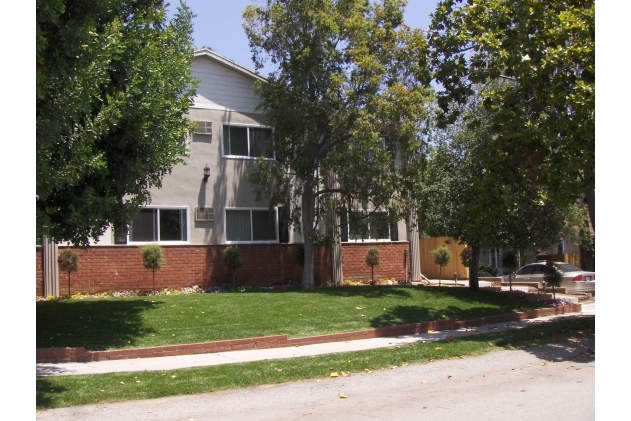 Sierra Madre Garden Apartments in Sierra Madre, CA - Foto de edificio