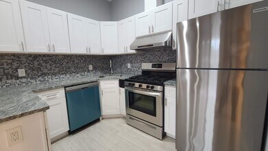 100 Griffith St, Unit 3L in Jersey City, NJ - Foto de edificio - Building Photo