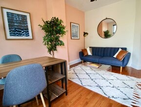 1423 E St NE in Washington, DC - Foto de edificio - Building Photo