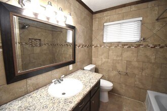 429 Sunset Dr in Dickinson, TX - Building Photo - Building Photo