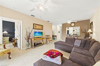 14960 Vista View Way, Unit 403 in Ft. Myers, FL - Foto de edificio - Building Photo