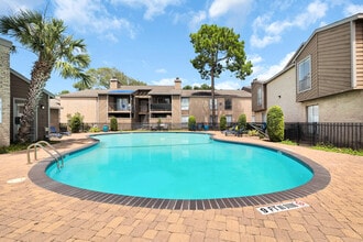 Estates at Westchase in Houston, TX - Building Photo - Building Photo