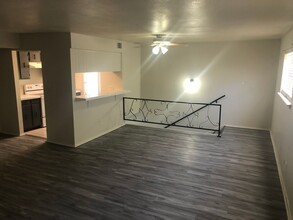 801 Laurelwood Dr-Unit -D in Clovis, NM - Building Photo - Building Photo