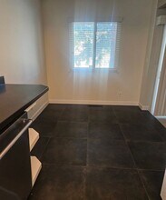 8711 Mountain Blvd in Oakland, CA - Foto de edificio - Building Photo