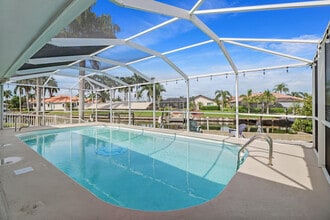 3522 SE 17th Ave in Cape Coral, FL - Foto de edificio - Building Photo