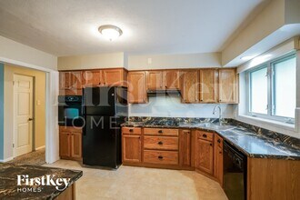 8979 Sappington Rd in St. Louis, MO - Foto de edificio - Building Photo