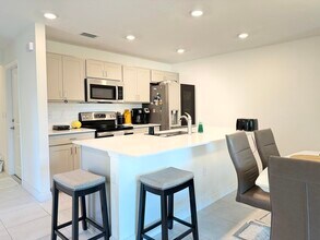 6794 Broadwater Ln in Greenacres, FL - Building Photo - Building Photo