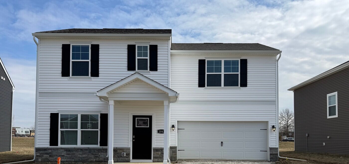 1042 Allegro Dr in Etna, OH - Foto de edificio