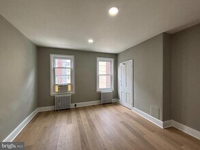 107 Kingsley St in Philadelphia, PA - Building Photo - Building Photo