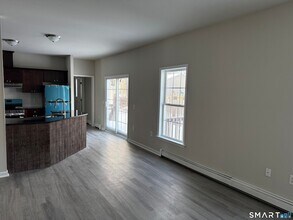 40 Marlin Dr in Norwalk, CT - Foto de edificio - Building Photo