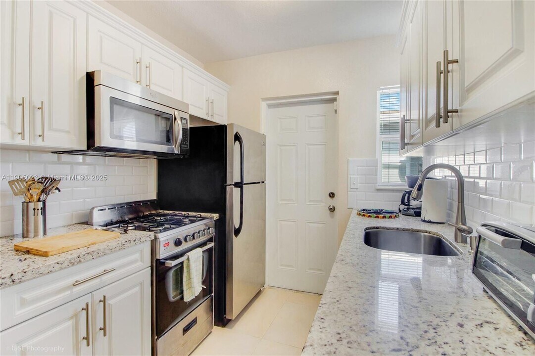 518 SW 7th Ave in Miami, FL - Building Photo