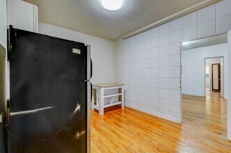 77 Wallis Ave in Jersey City, NJ - Building Photo - Building Photo