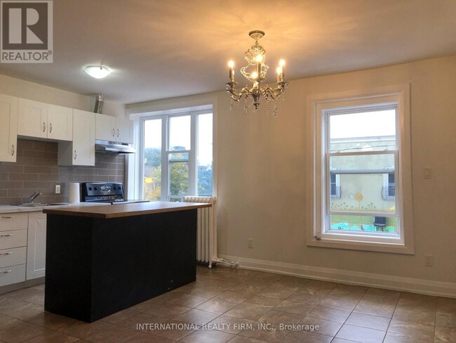 property at 1262 Bloor St W