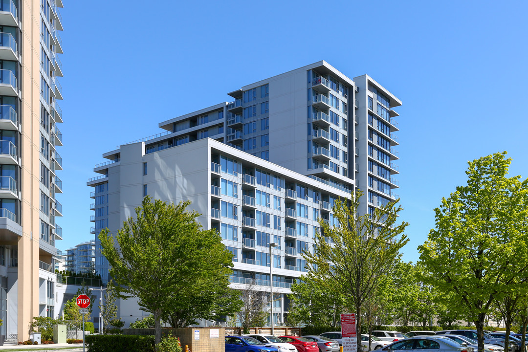 Avanti 3 in Richmond, BC - Building Photo